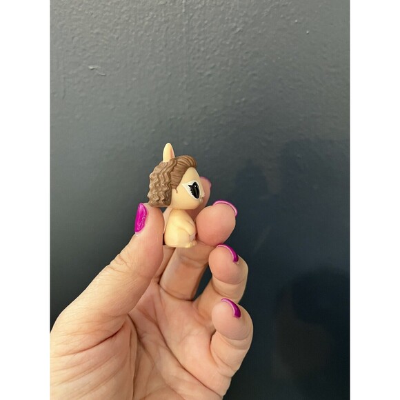 LOL Surprise LILS Makeover Series #INSTABUNNY "Lil Pet" Series 5 Bunny - Picture 4 of 6